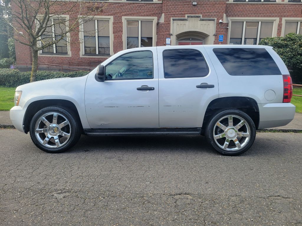 2010 Chevrolet Tahoe Image 2