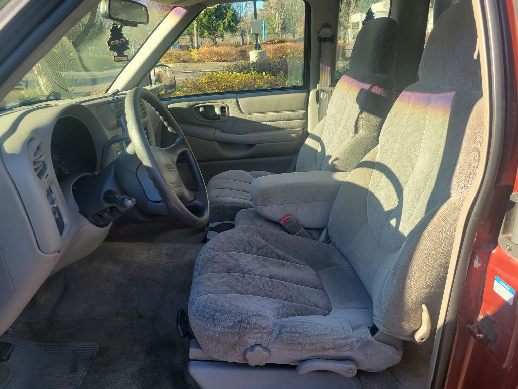 1998 GMC Sonoma Image 10