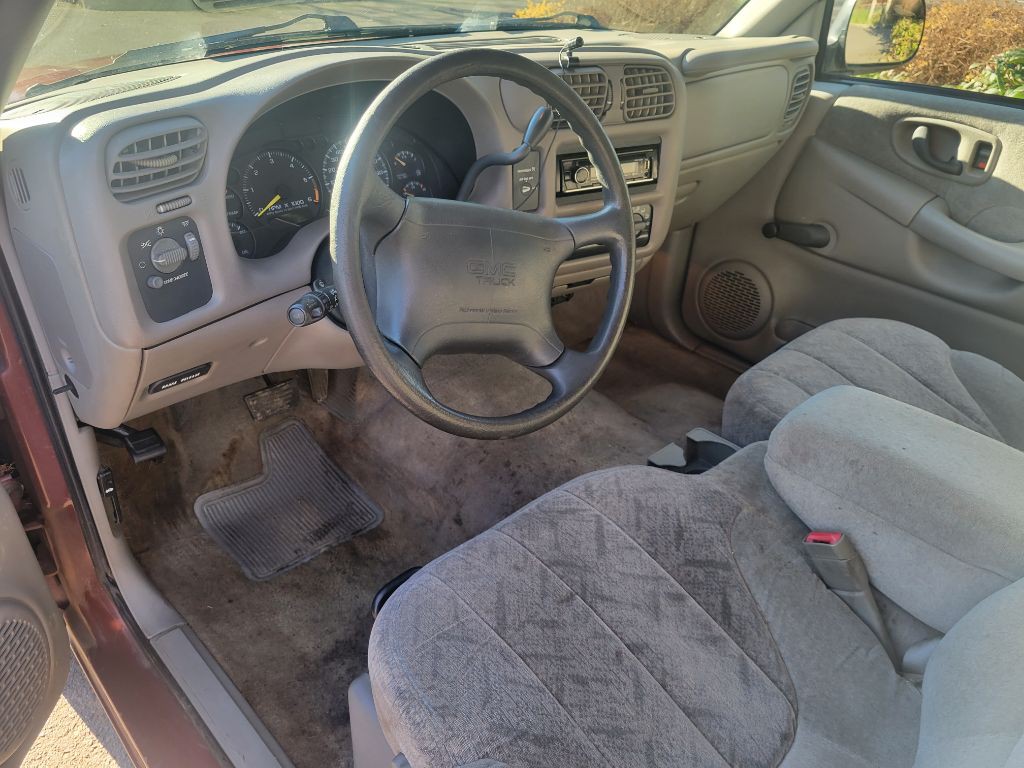 1998 GMC Sonoma Image 11