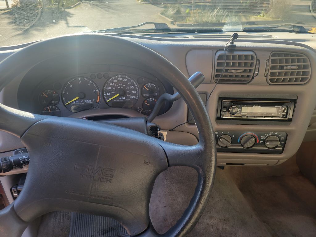 1998 GMC Sonoma Image 12