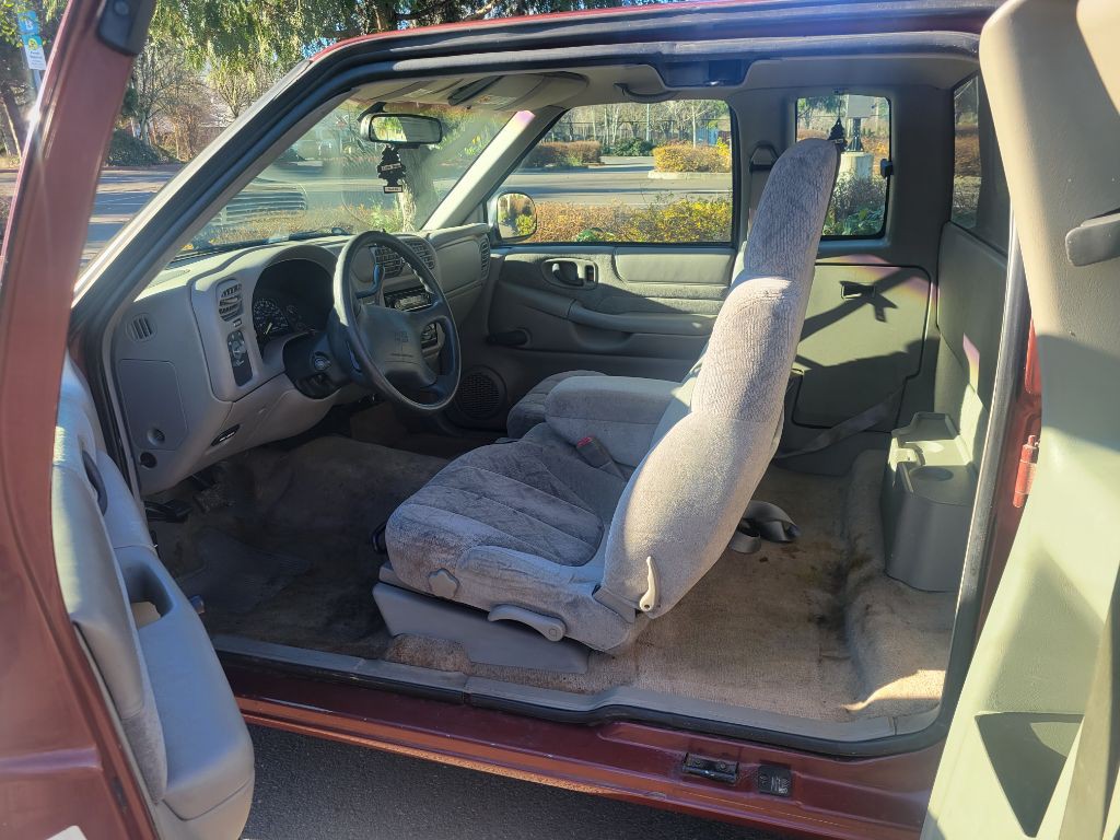 1998 GMC Sonoma Image 14