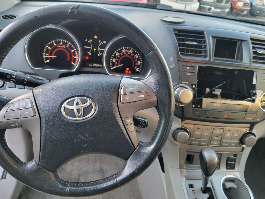 2010 Toyota Highlander Image 9