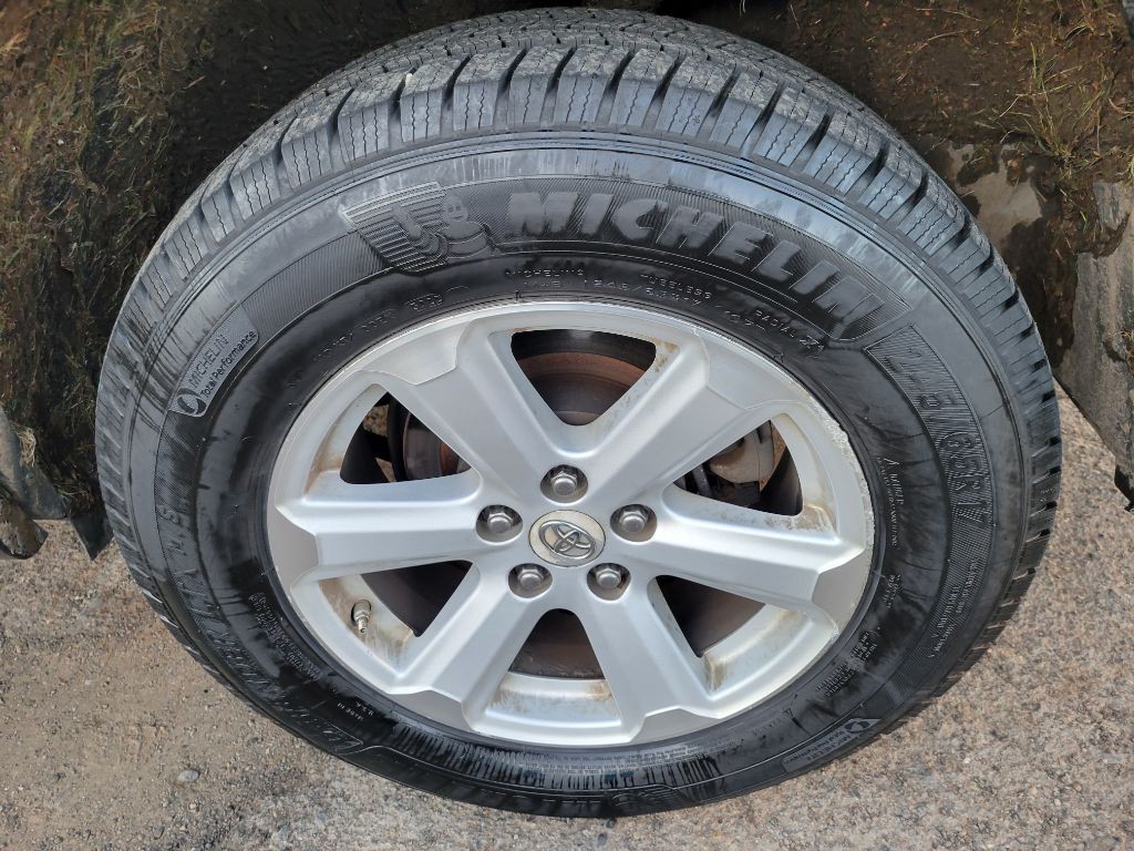 2010 Toyota Highlander Image 12