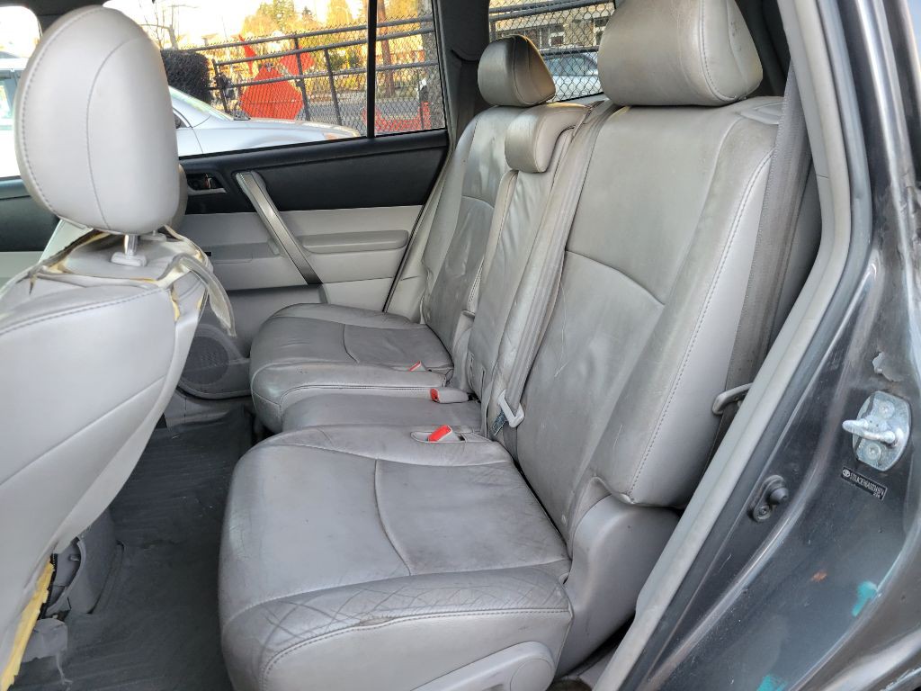 2010 Toyota Highlander Image 10