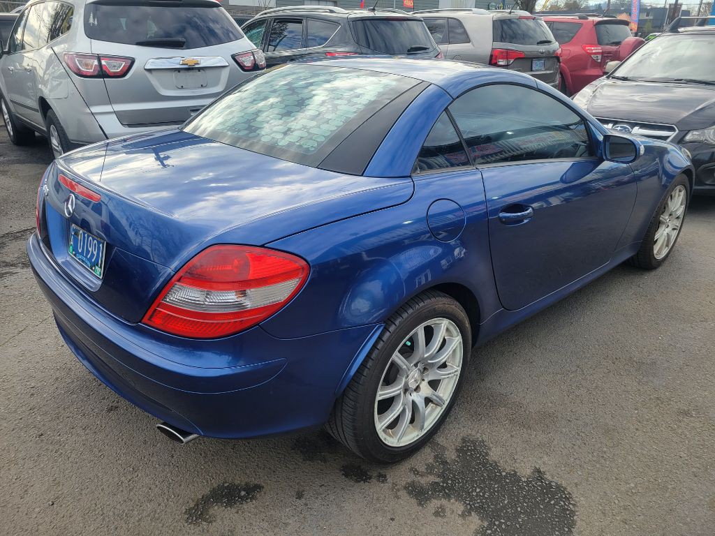 2005 Mercedes-Benz SLK-Class Image 2