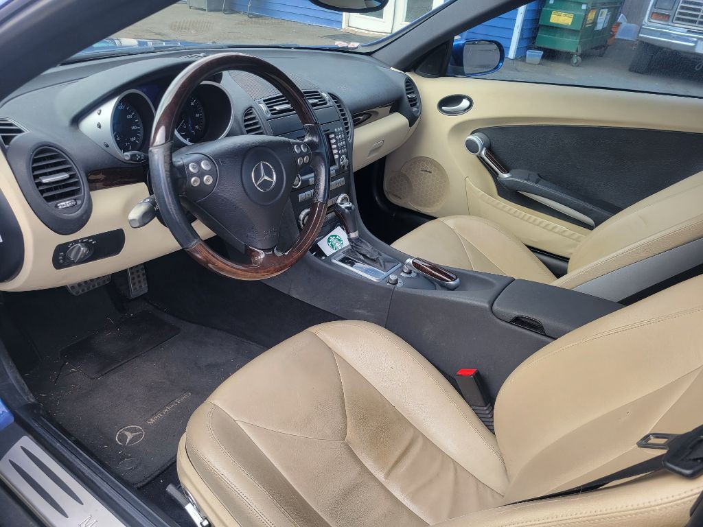 2005 Mercedes-Benz SLK-Class Image 12