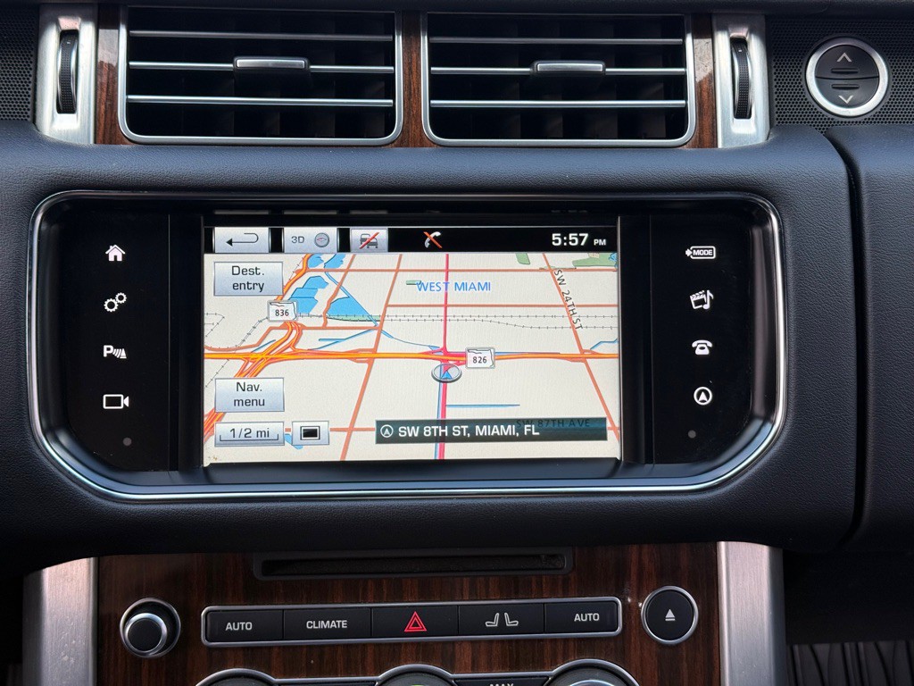 2016 Land Rover Range Rover Image 17