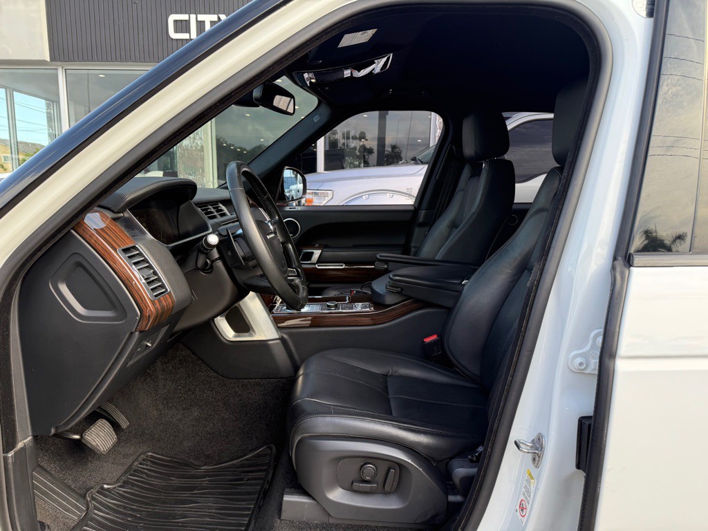 2016 Land Rover Range Rover Image 24