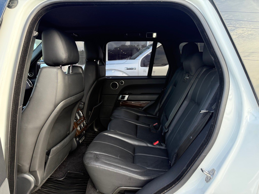 2016 Land Rover Range Rover Image 25