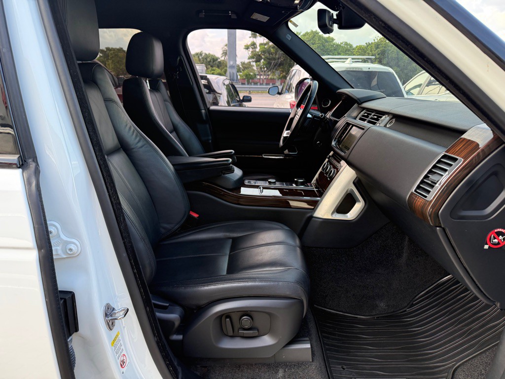 2016 Land Rover Range Rover Image 26