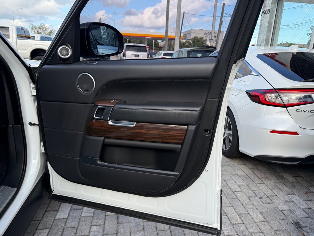 2016 Land Rover Range Rover Image 29
