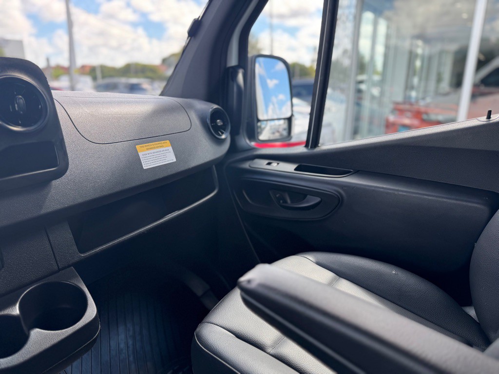 2020 Mercedes-Benz Sprinter Image 18