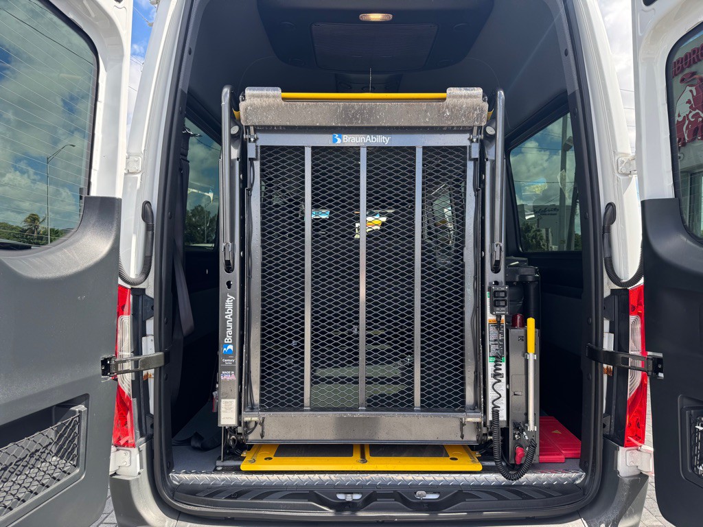 2020 Mercedes-Benz Sprinter Image 9