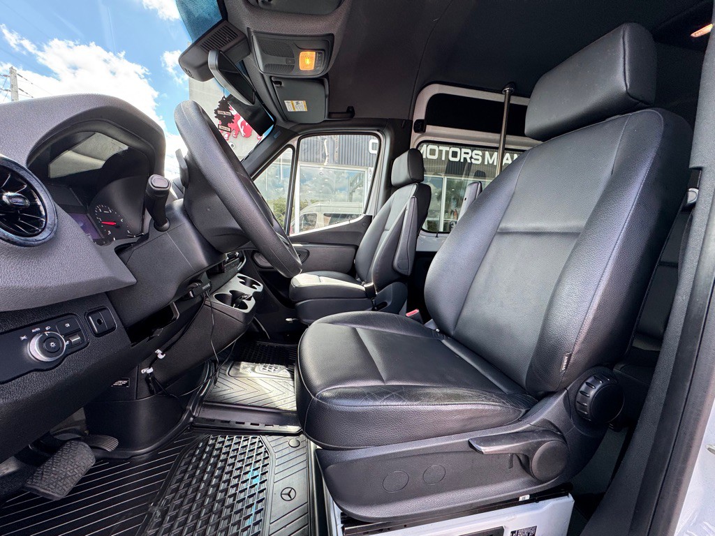 2020 Mercedes-Benz Sprinter Image 12