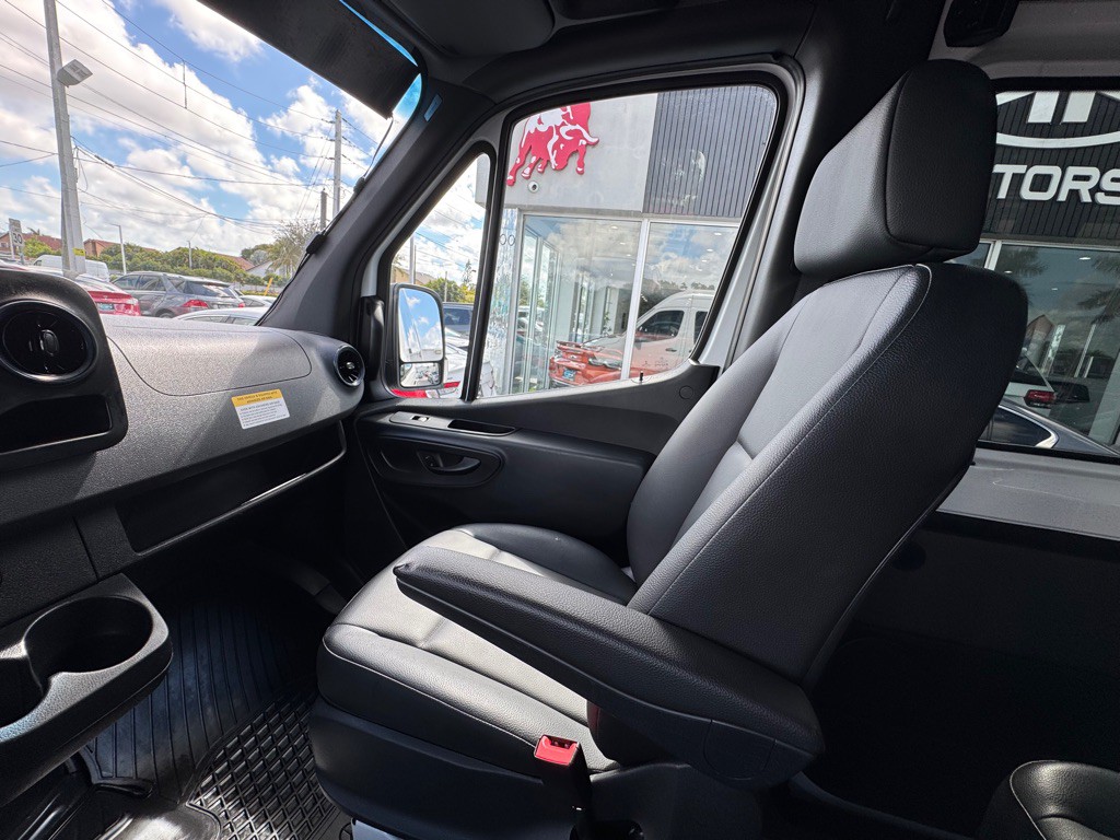 2020 Mercedes-Benz Sprinter Image 20