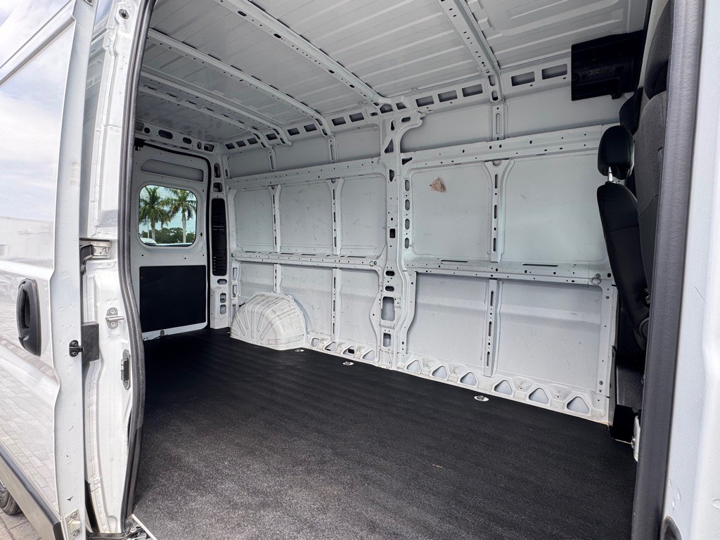 2023 RAM Promaster Image 9