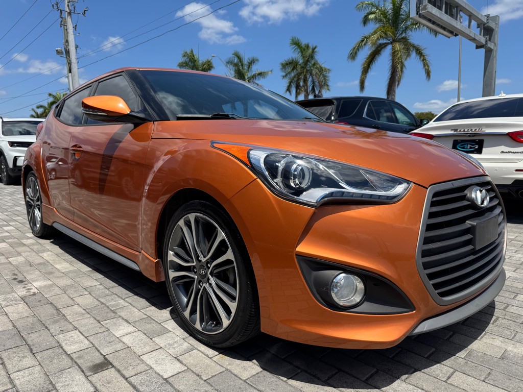 2016 Hyundai Veloster Image 1
