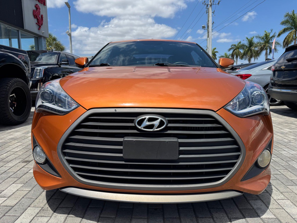 2016 Hyundai Veloster Image 2