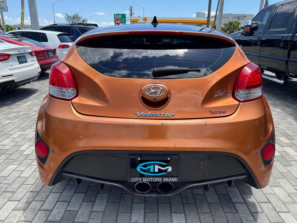 2016 Hyundai Veloster Image 6