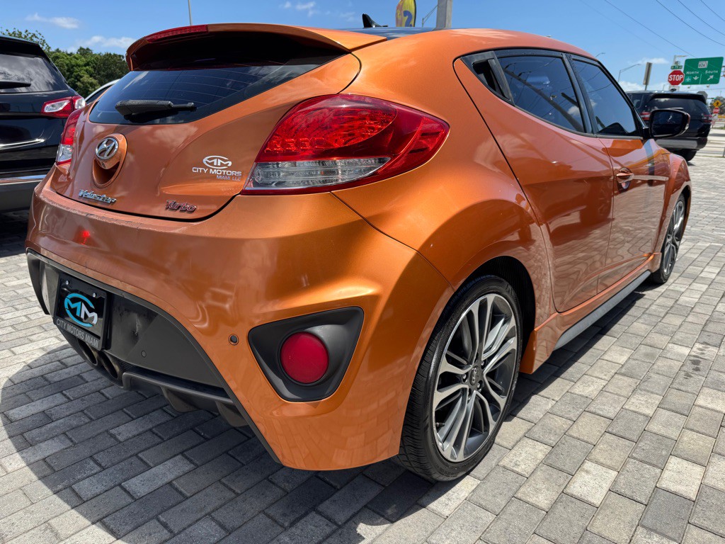 2016 Hyundai Veloster Image 9