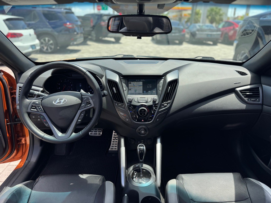2016 Hyundai Veloster Image 12