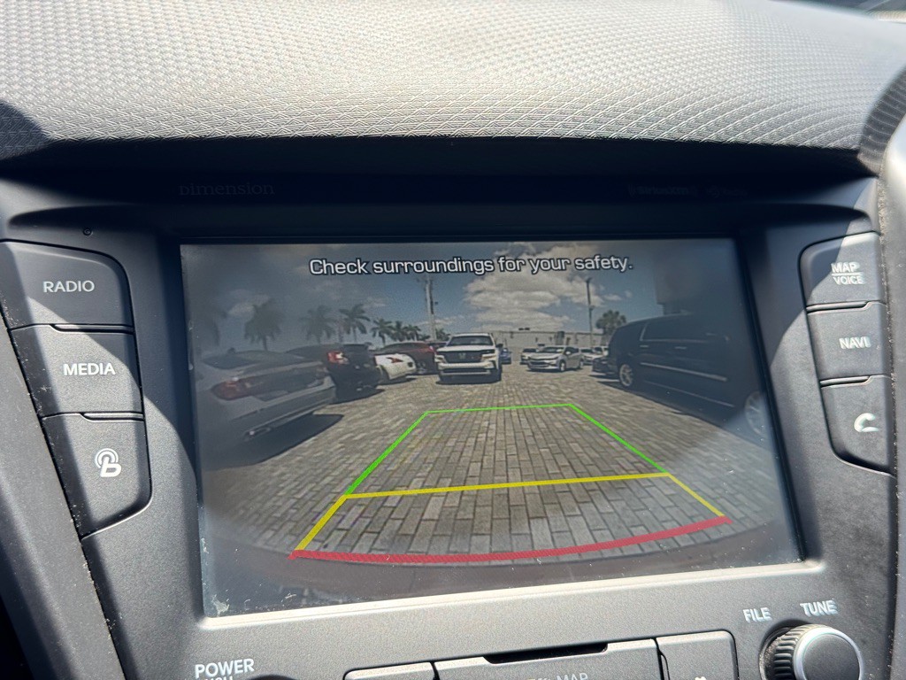 2016 Hyundai Veloster Image 16