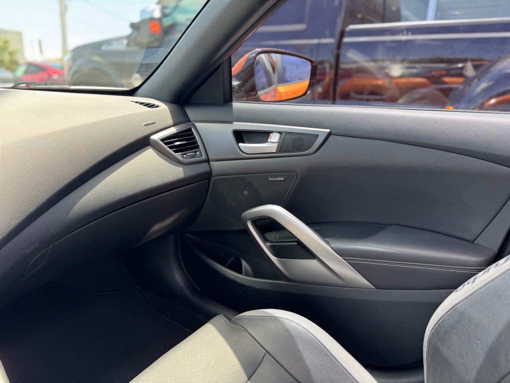 2016 Hyundai Veloster Image 19
