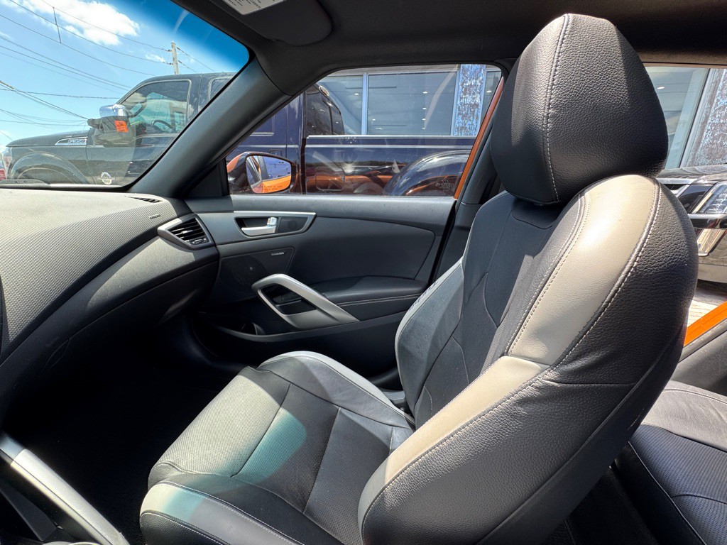 2016 Hyundai Veloster Image 20