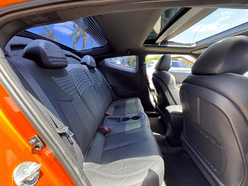 2016 Hyundai Veloster Image 22
