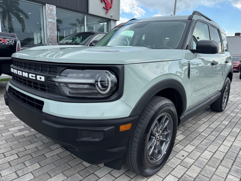 2023 Ford Bronco Image 3