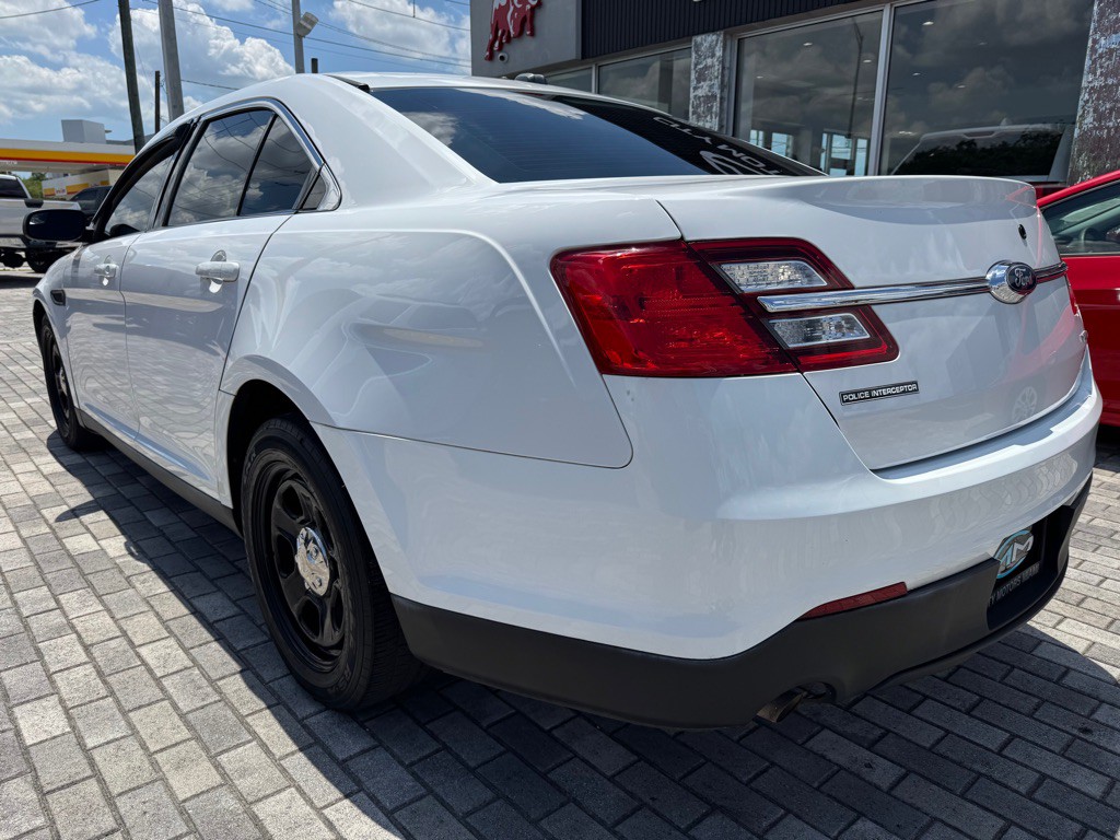 2017 Ford Taurus Image 5