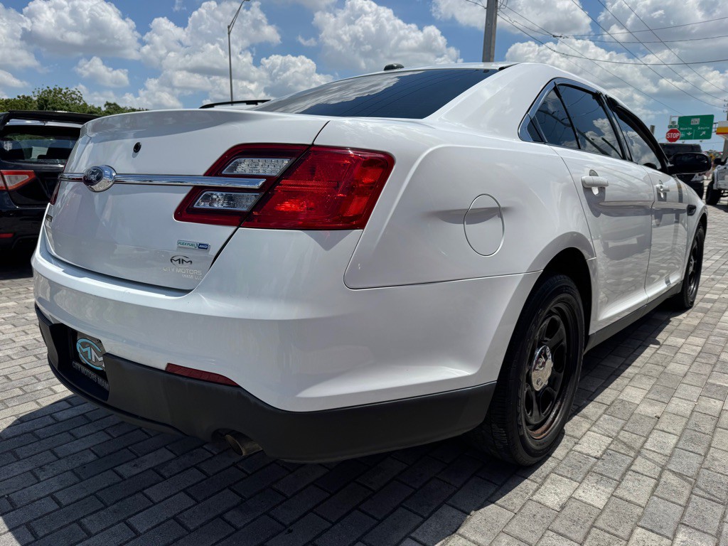 2017 Ford Taurus Image 7