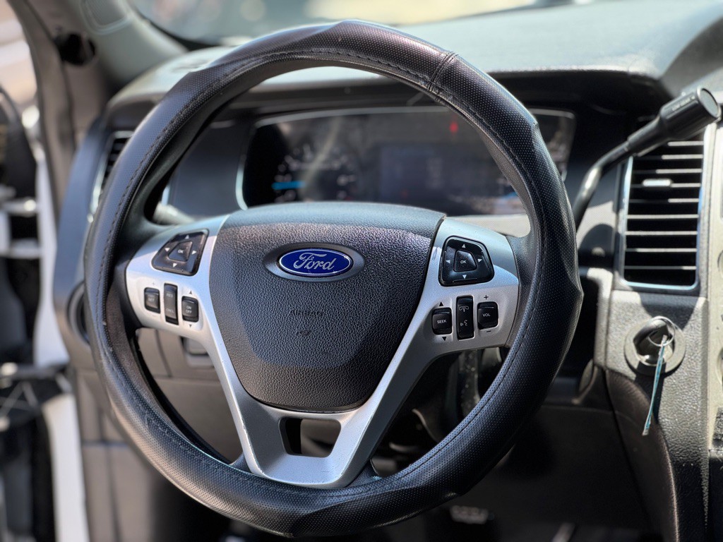 2017 Ford Taurus Image 12