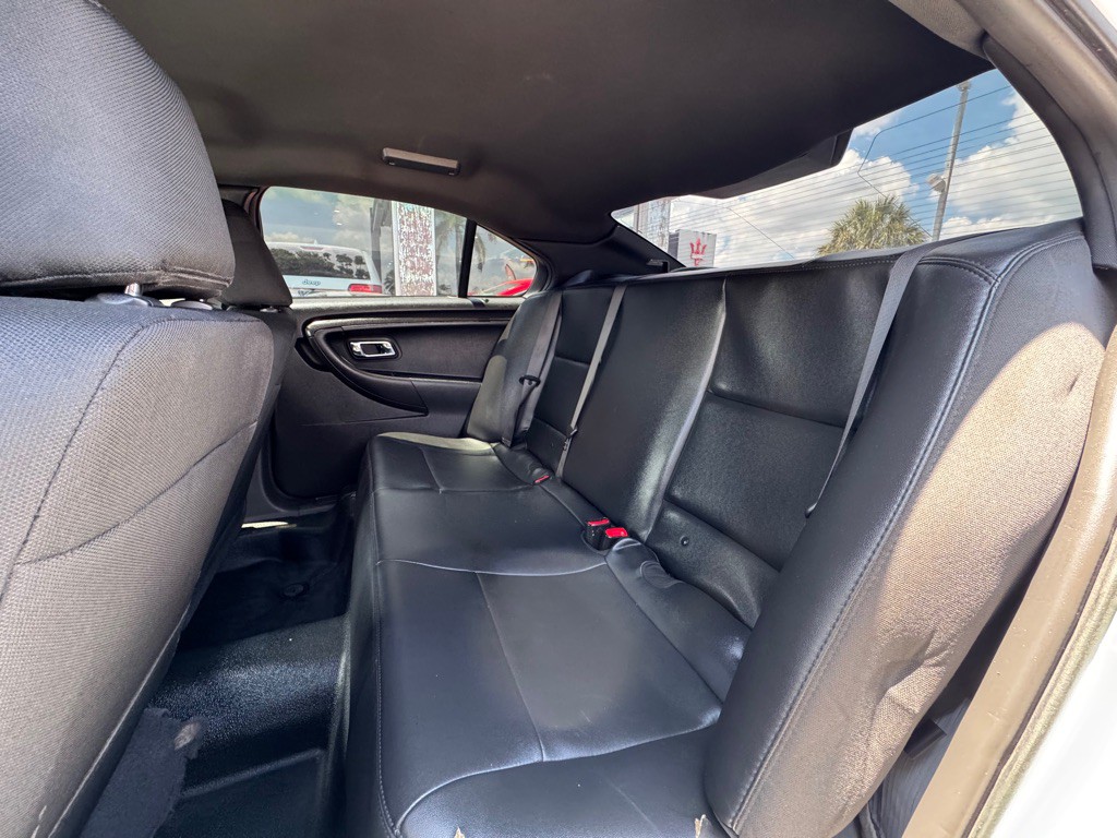 2017 Ford Taurus Image 18