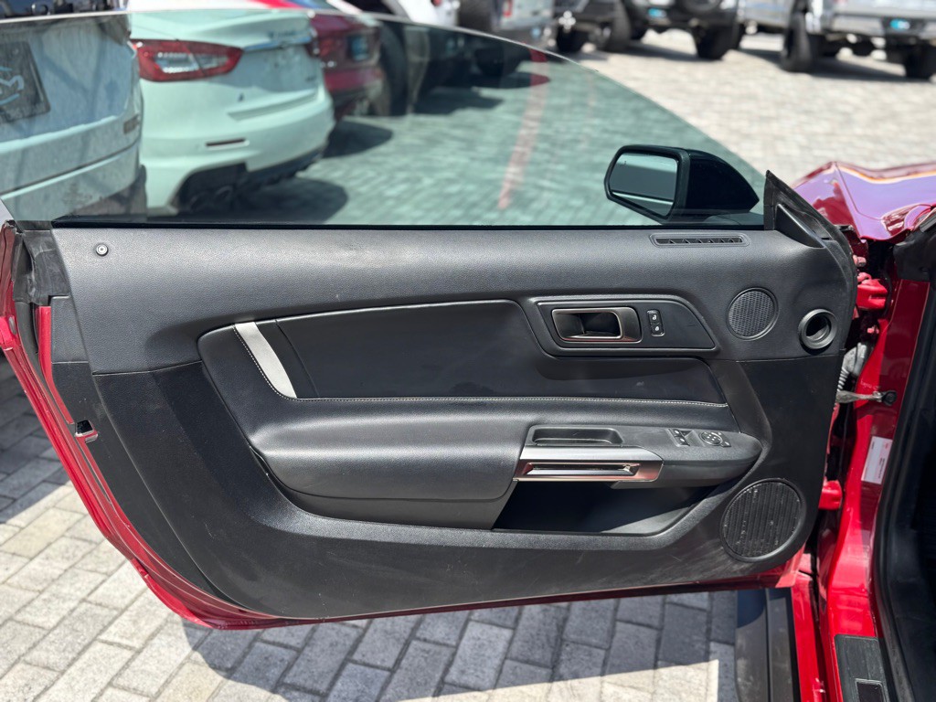 2021 Ford Mustang Image 11