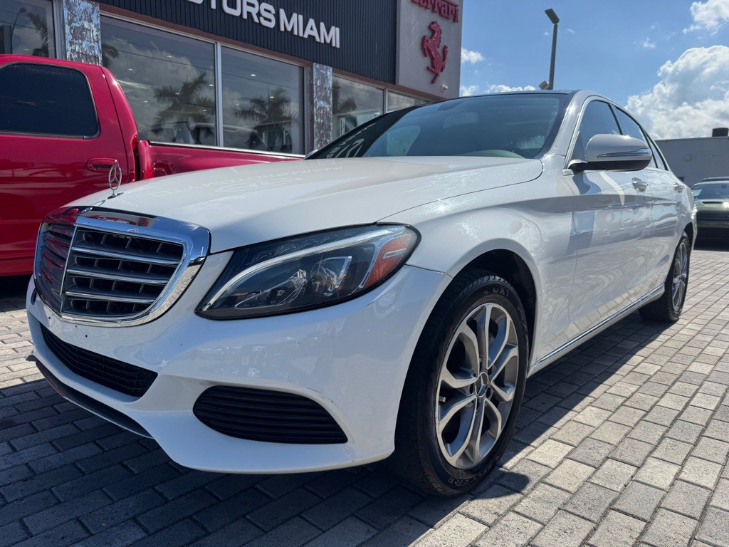 2015 Mercedes-Benz C-Class Image 3