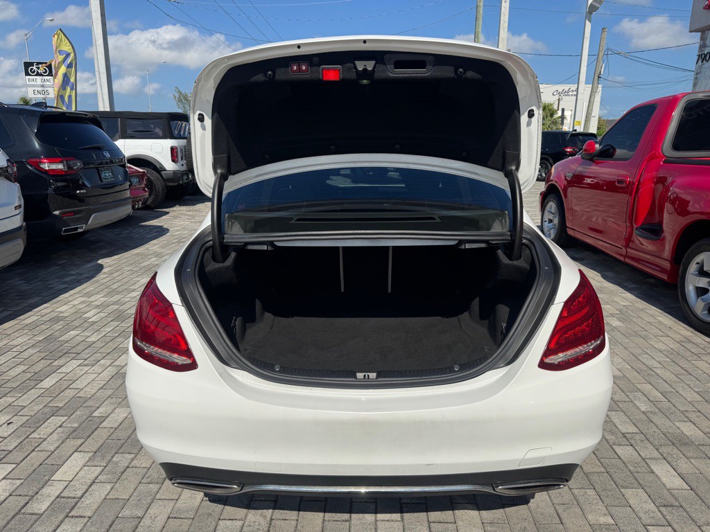 2015 Mercedes-Benz C-Class Image 7