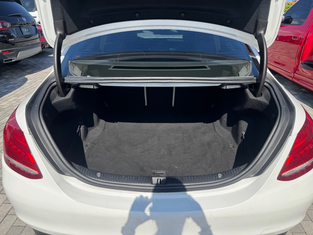 2015 Mercedes-Benz C-Class Image 8