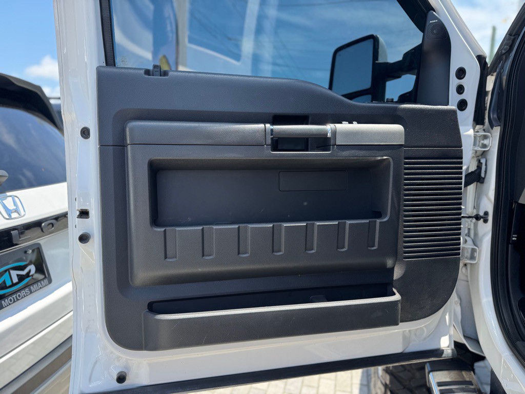 2016 Ford F-350 Image 9