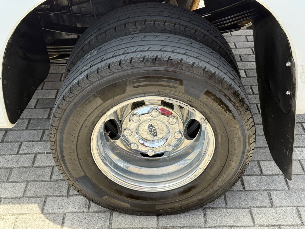 2015 Ford F-350 Image 31