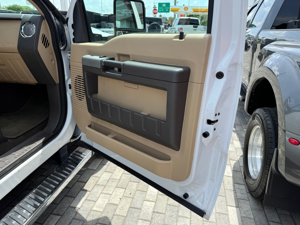2015 Ford F-350 Image 27