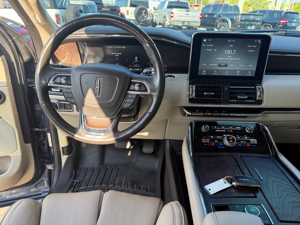 2019 Lincoln Navigator Image 9