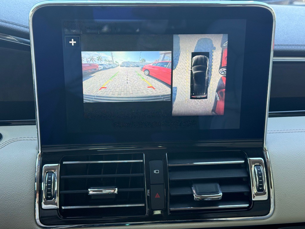 2019 Lincoln Navigator Image 17