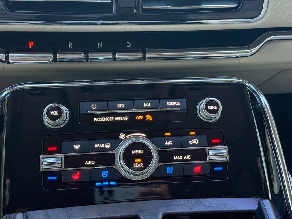 2019 Lincoln Navigator Image 18