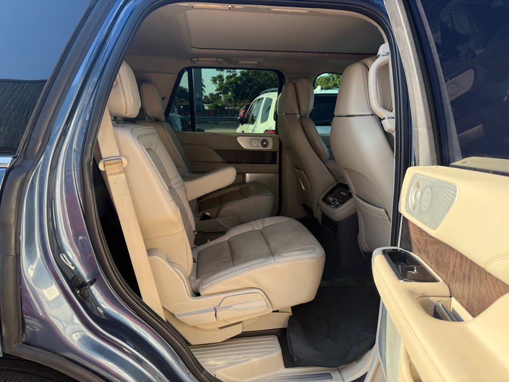 2019 Lincoln Navigator Image 26