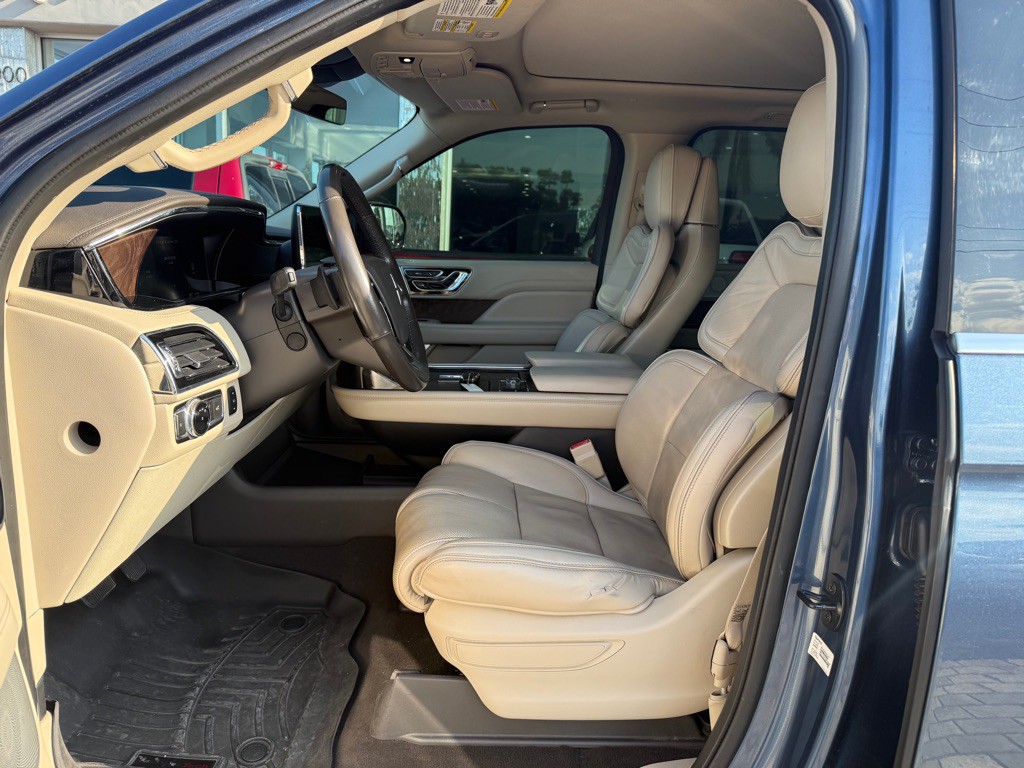 2019 Lincoln Navigator Image 28