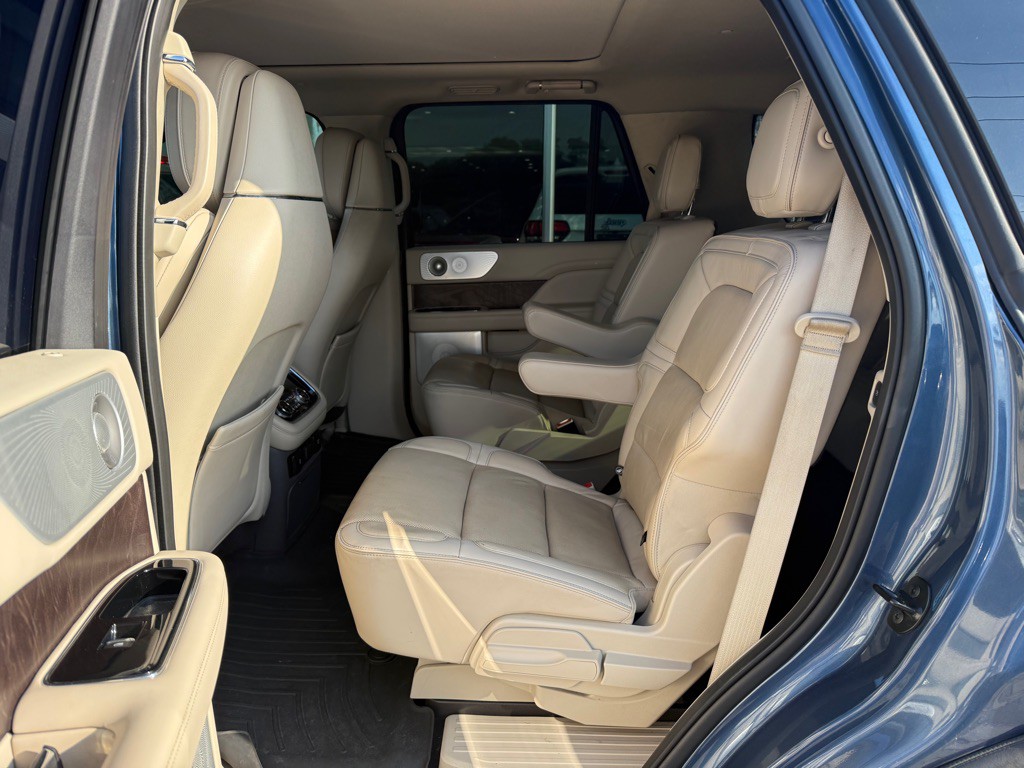 2019 Lincoln Navigator Image 29