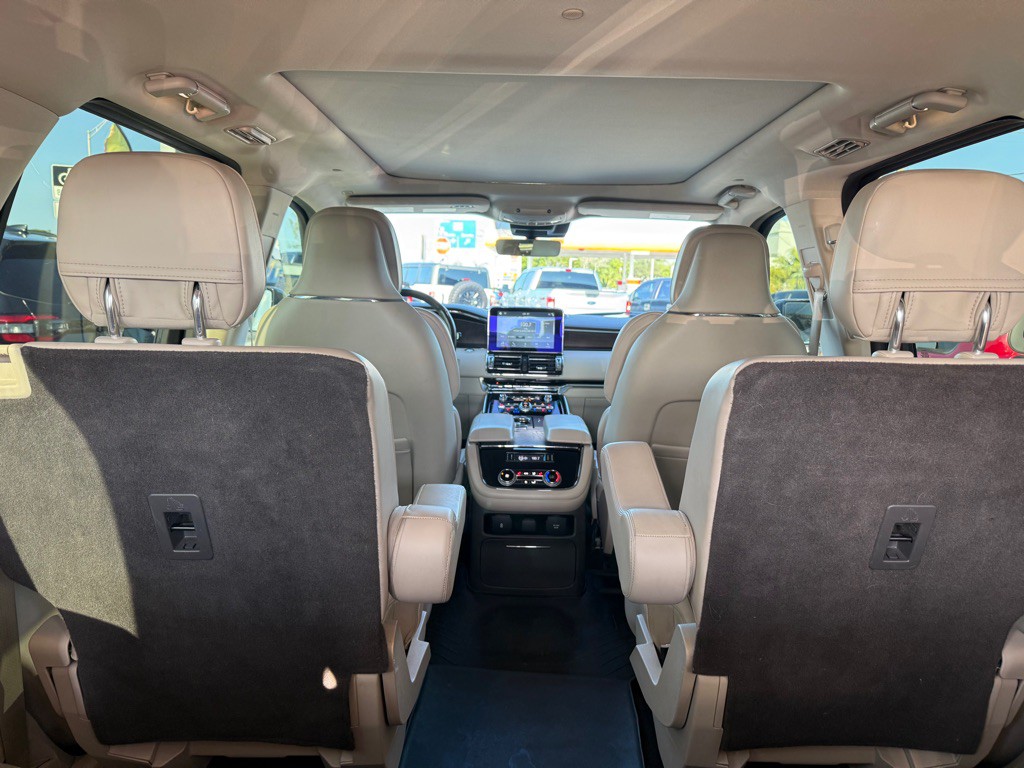 2019 Lincoln Navigator Image 32
