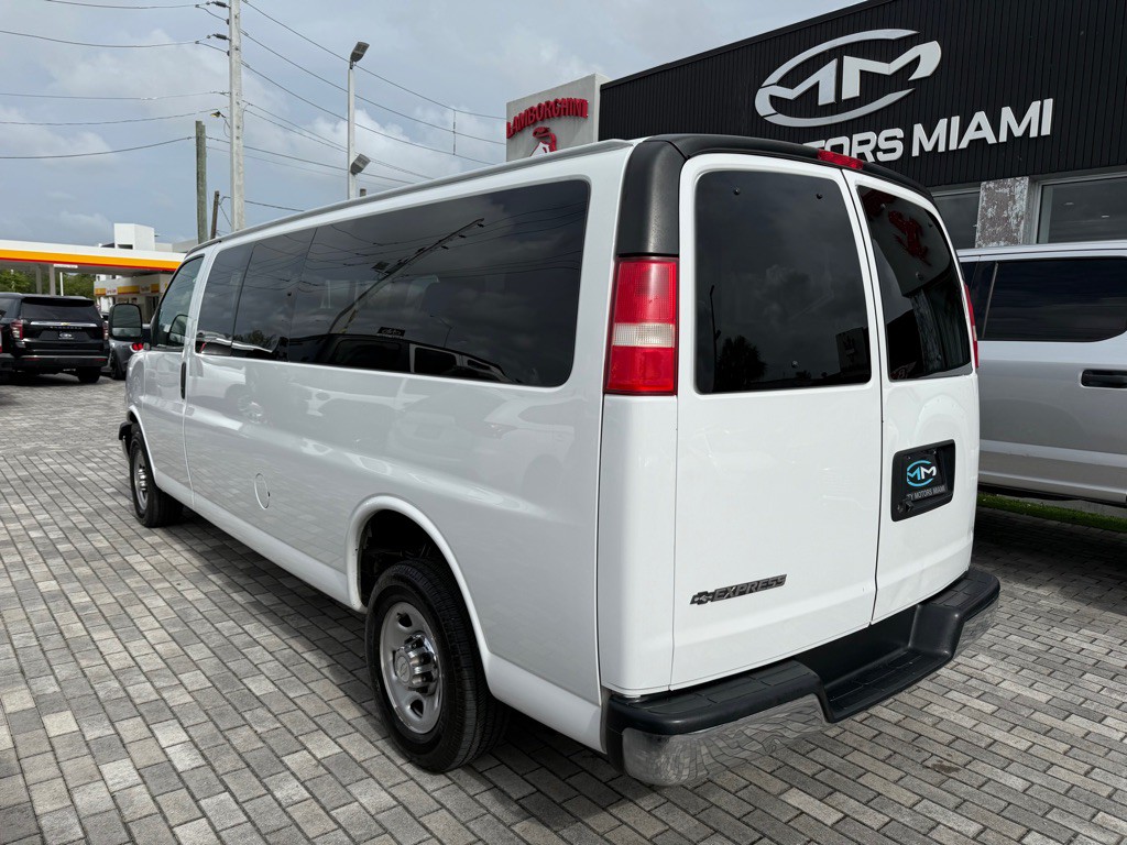 2020 Chevrolet Express Image 5