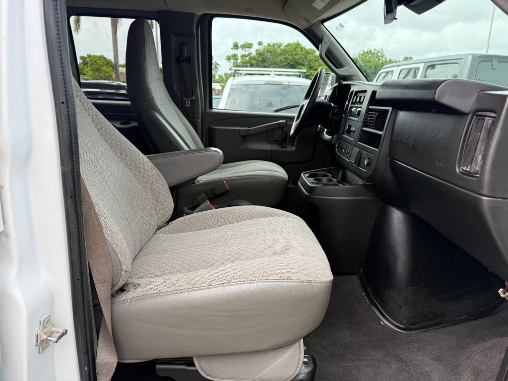 2020 Chevrolet Express Image 11